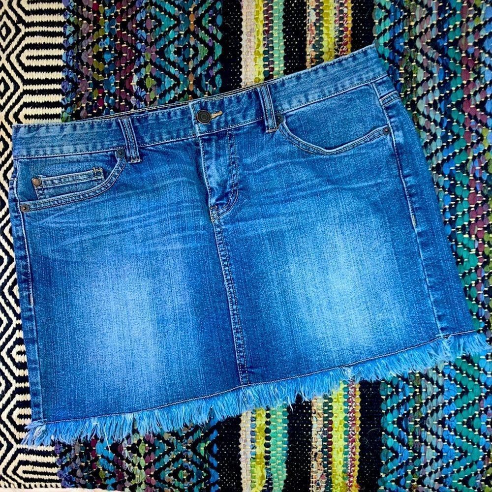 Calvin Klein Denim Skirt size 8 - Picture 1 of 13